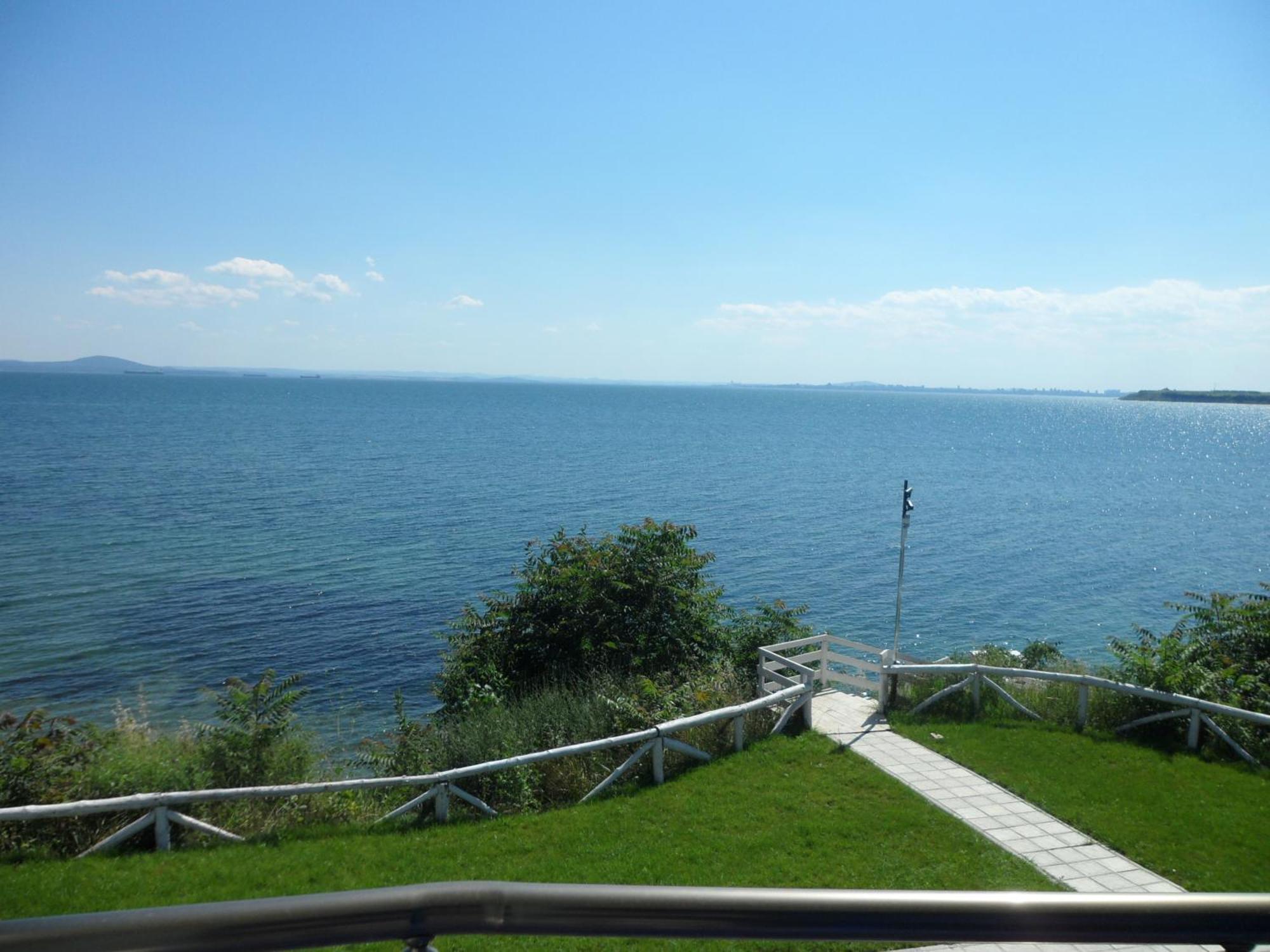 Blue Bay Palace Apart Complex Pomorie Buitenkant foto