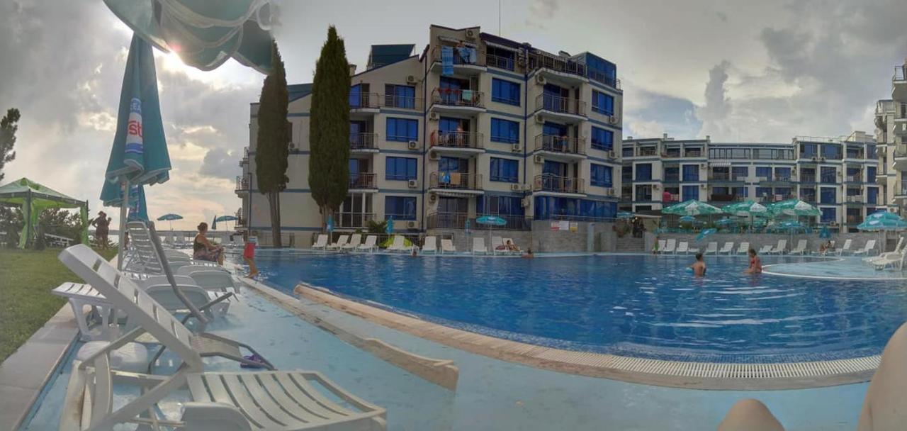 Blue Bay Palace Apart Complex Pomorie Buitenkant foto
